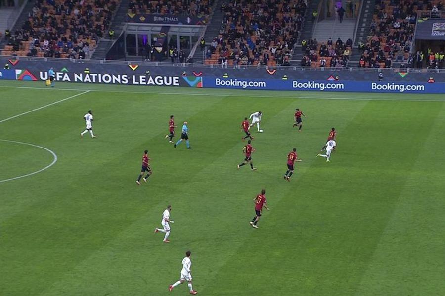 Pha ghi bàn gây tranh cãi của Kylian Mbappé trong trận chung kết Nations League giữa Pháp và Tây Ban Nha 2021.