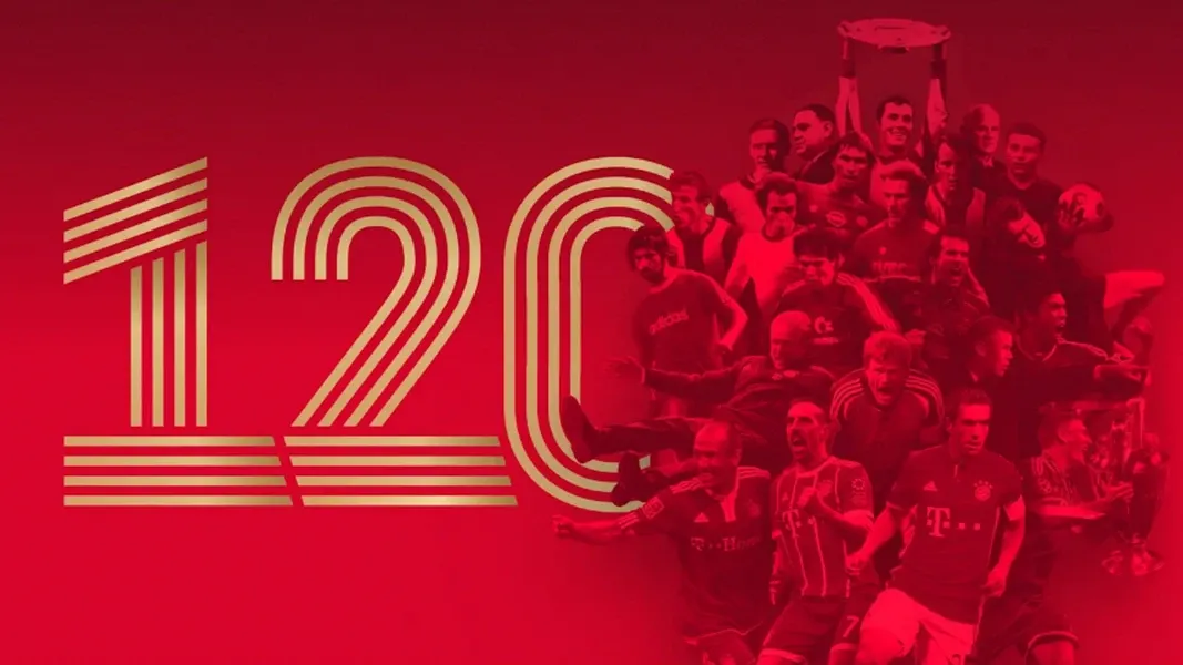 Đội hình Borussia Dortmund ăn mừng chiến thắng tưng bừng 4-0 trước Schalke 04 tại Bundesliga năm 2020