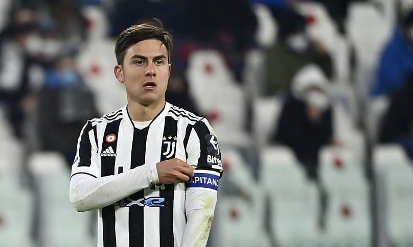 Hình ảnh các cầu thủ trẻ Juventus như Dusan Vlahovic tập luyện, biểu tượng cho quá trình tái thiết và thay đổi đội hình của CLB