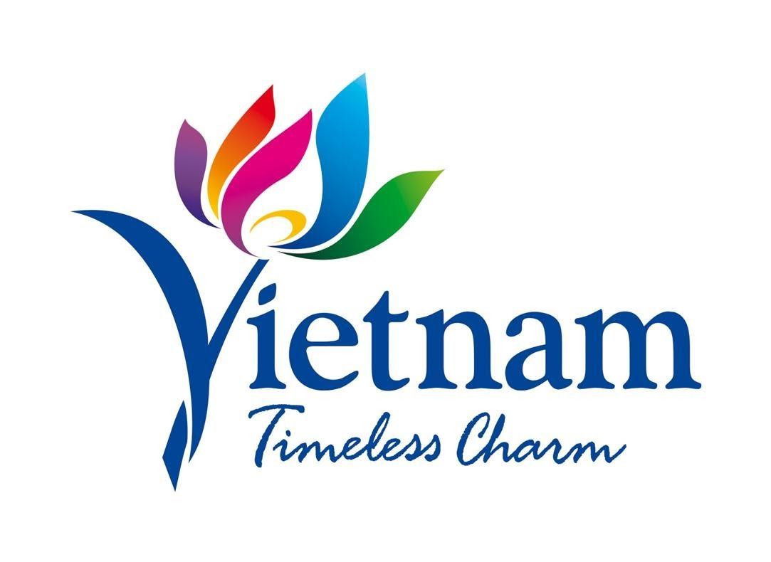 Khán đài rực lửa với đông đảo người hâm mộ cuồng nhiệt cổ vũ đội bóng truyền thống yêu thích tại một trận đấu quan trọng của Ligue 1.