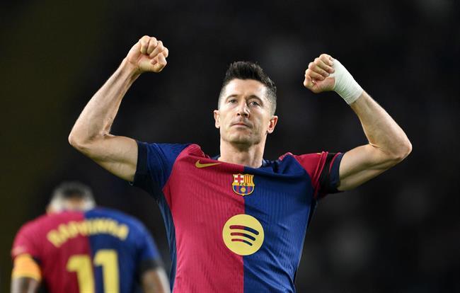 Lewandowski trong màu áo Barcelona đối đầu đội bóng cũ Bayern Munich tại Champions League đầy cảm xúc
