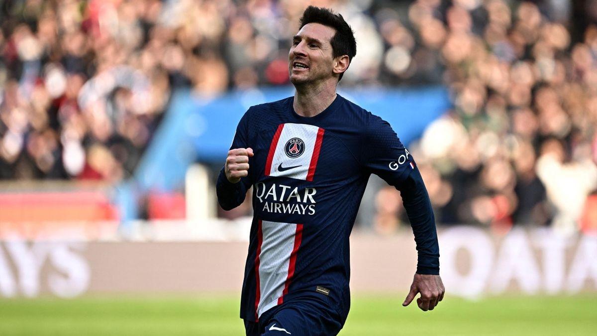 Đội bóng LOSC Lille ăn mừng chức vô địch Ligue 1, thành quả của chiến lược phát triển thông minh và quản lý hiệu quả, cạnh tranh sòng phẳng.
