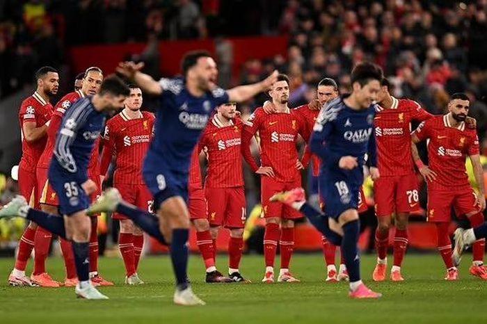 Cầu thủ Liverpool và Barcelona chuẩn bị bước ra sân Anfield trong không khí căng thẳng trước trận bán kết lượt về Champions League 2019
