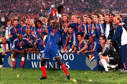Michel Platini, nhạc trưởng tài hoa của Les Bleus, dẫn dắt lối chơi tại các kỳ World Cup thập niên 80