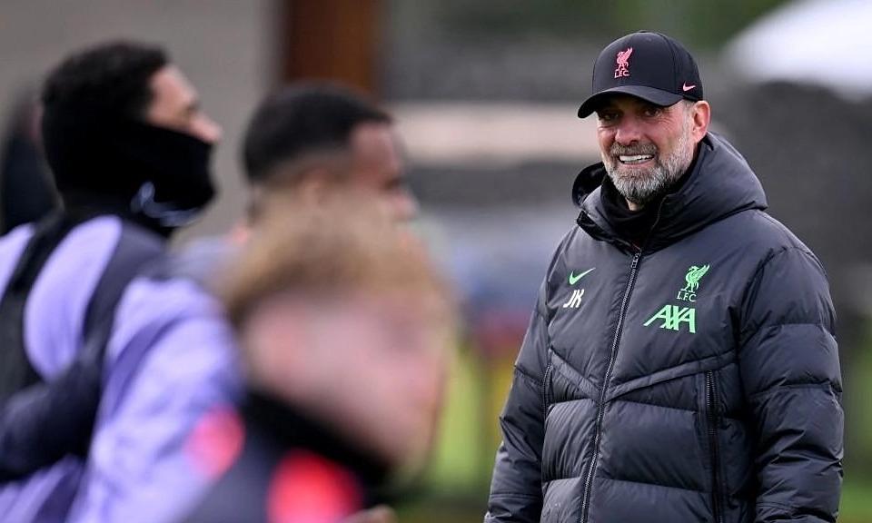 Các cầu thủ Barcelona bàng hoàng và thất vọng tột độ sau thất bại không tưởng 0-4 trước Liverpool tại bán kết Champions League 2019
