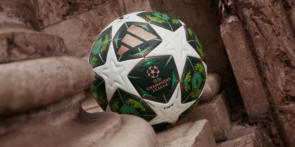 Logo Premier League nổi bật trên nền sân cỏ xanh mượt dưới ánh đèn sân vận động rực rỡ
