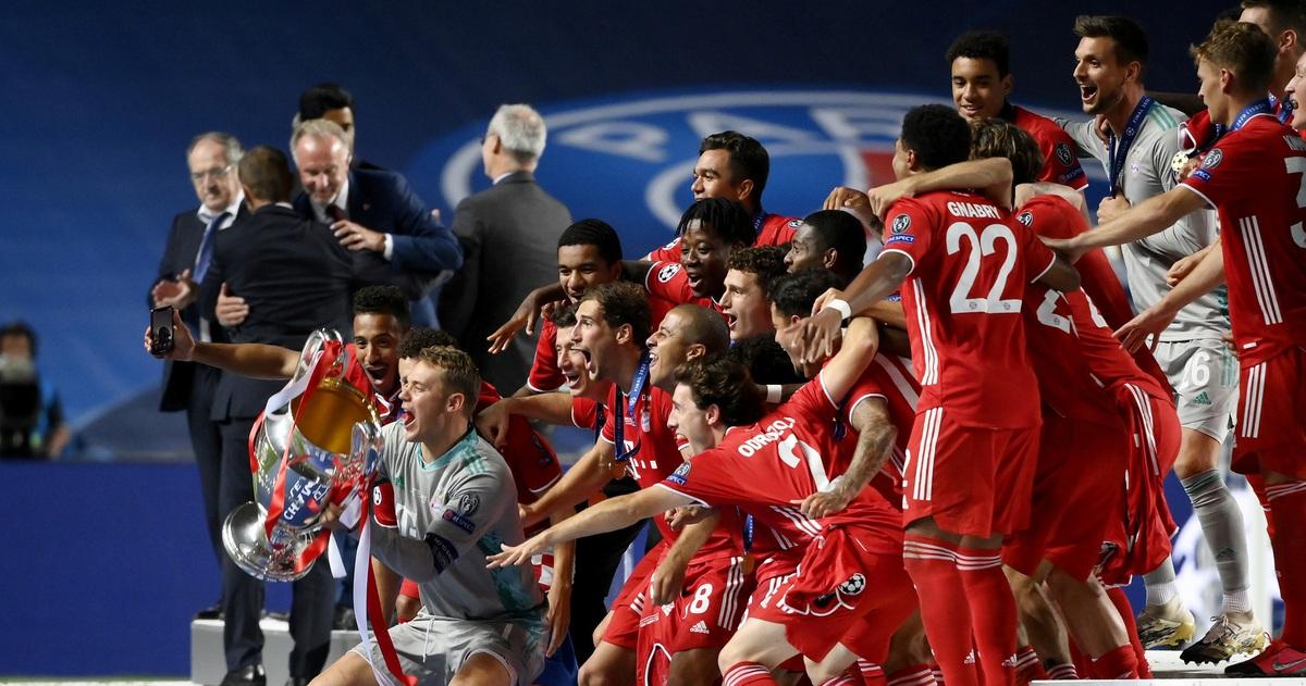 Hình ảnh các ngôi sao PSG như Neymar, Mbappe lộ rõ vẻ thất vọng sau tiếng còi mãn cuộc trận chung kết Champions League 2020 thua Bayern Munich.