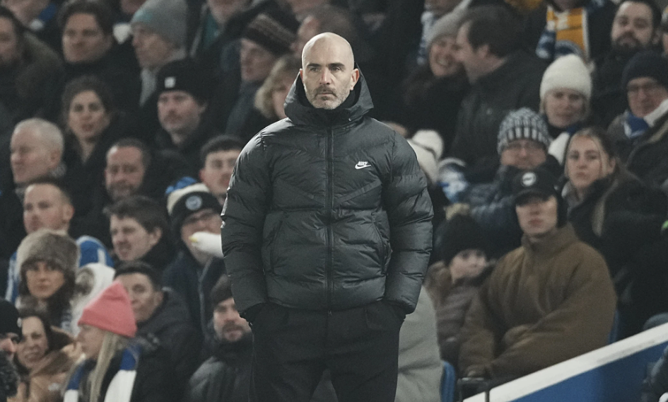 Toàn cảnh sân vận động Amex Stadium của Brighton & Hove Albion nhìn từ trên cao vào một ngày nắng đẹp