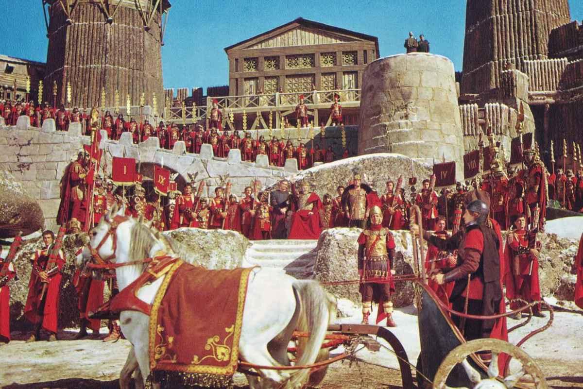 Bầu không khí cuồng nhiệt tại Sân vận động Olimpico với hàng ngàn cổ động viên AS Roma cổ vũ hết mình, thể hiện sự ủng hộ mạnh mẽ cho đội bóng dưới thời Mourinho.