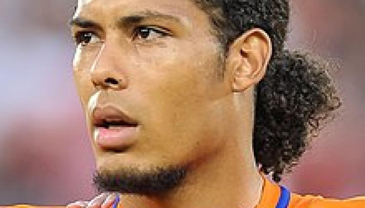 Trung vệ Virgil van Dijk thể hiện sự chắc chắn trong màu áo Liverpool tại Premier League 2019-2020