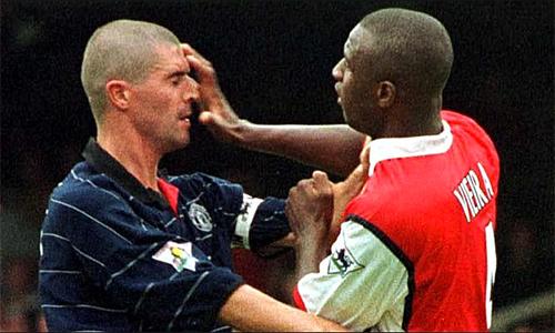 Cuộc đối đầu nảy lửa giữa Patrick Vieira và Roy Keane trong trận đấu Arsenal vs Manchester United