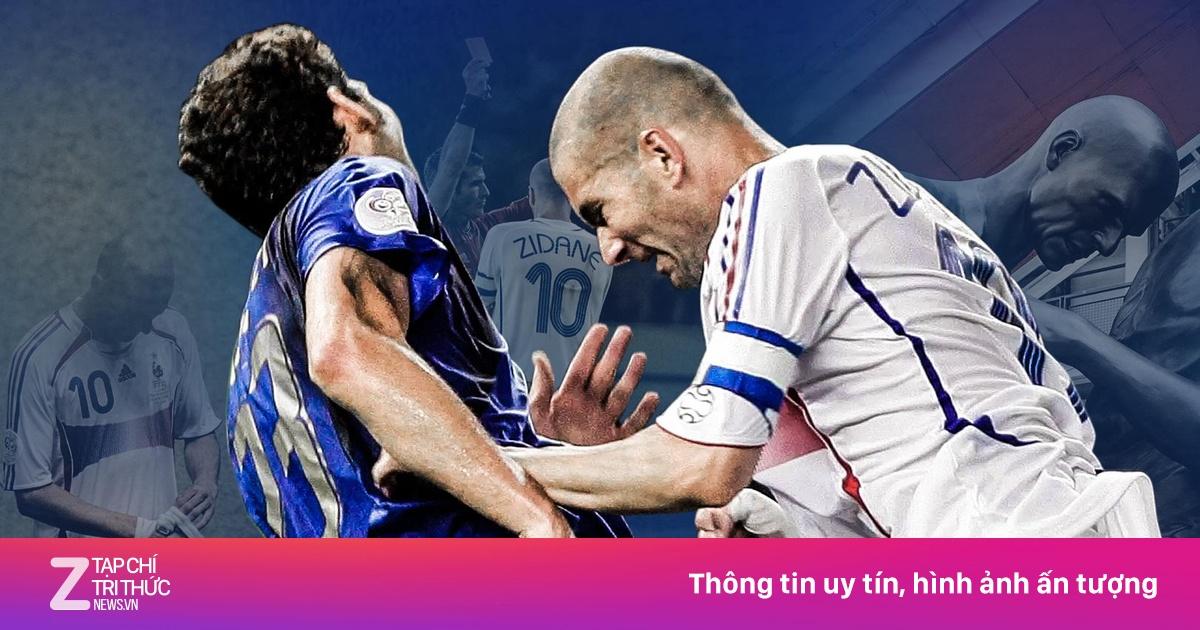 Khoảnh khắc Zinedine Zidane nhận thẻ đỏ sau cú húc đầu vào Materazzi trong trận chung kết World Cup 2006 giữa Pháp và Italia