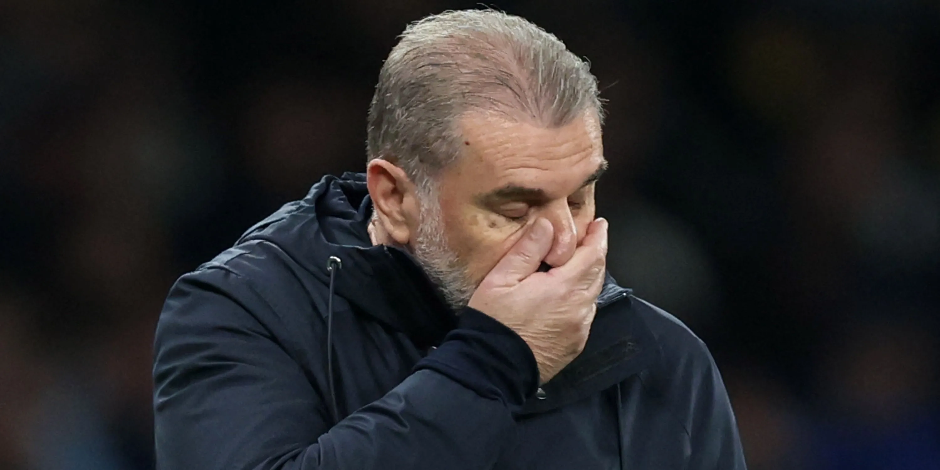 Ange Postecoglou thất vọng trên đường biên trong trận đấu Premier League của Tottenham