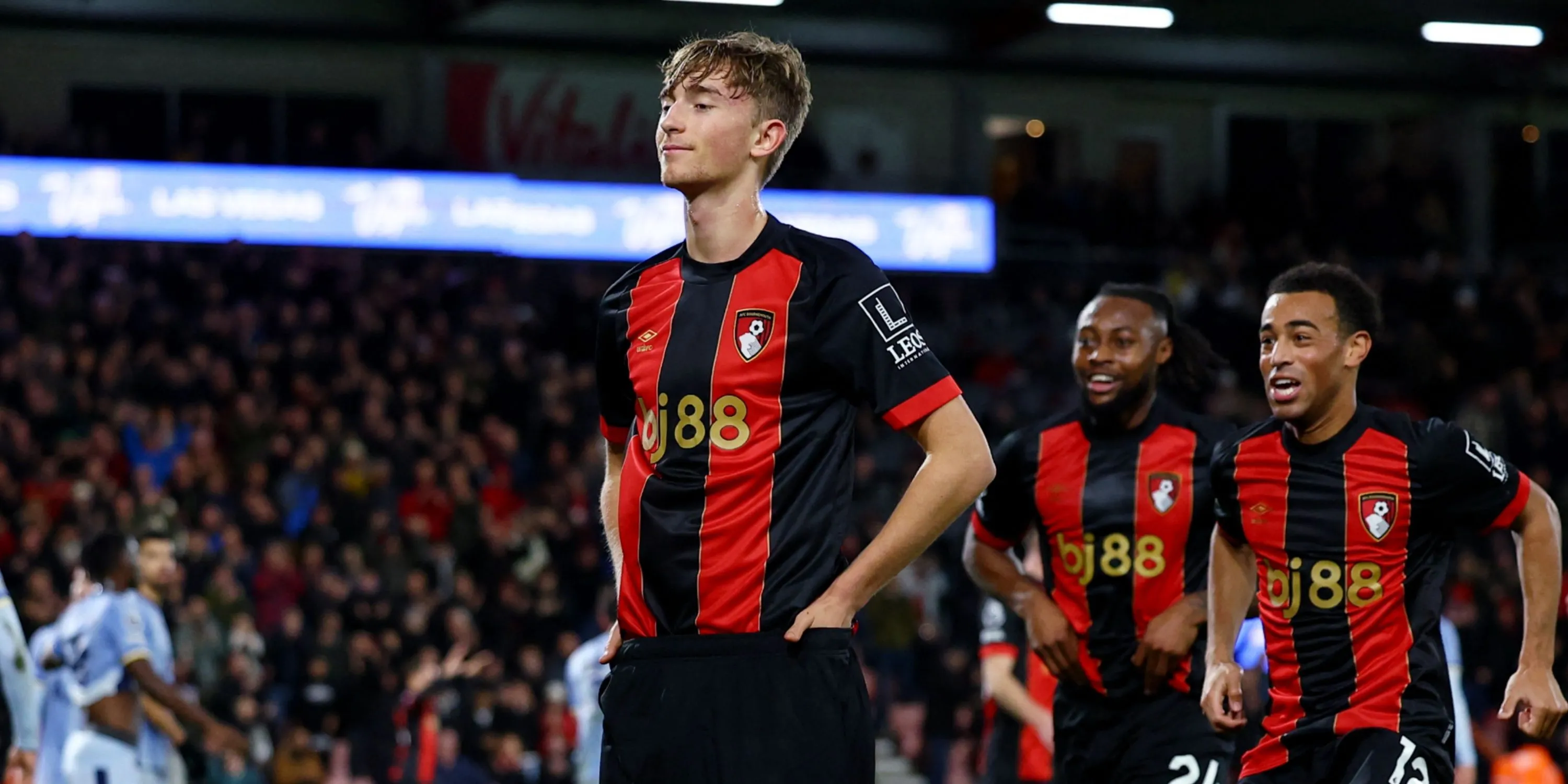 Dean Huijsen thể hiện khả năng phòng ngự và triển khai bóng tại Premier League