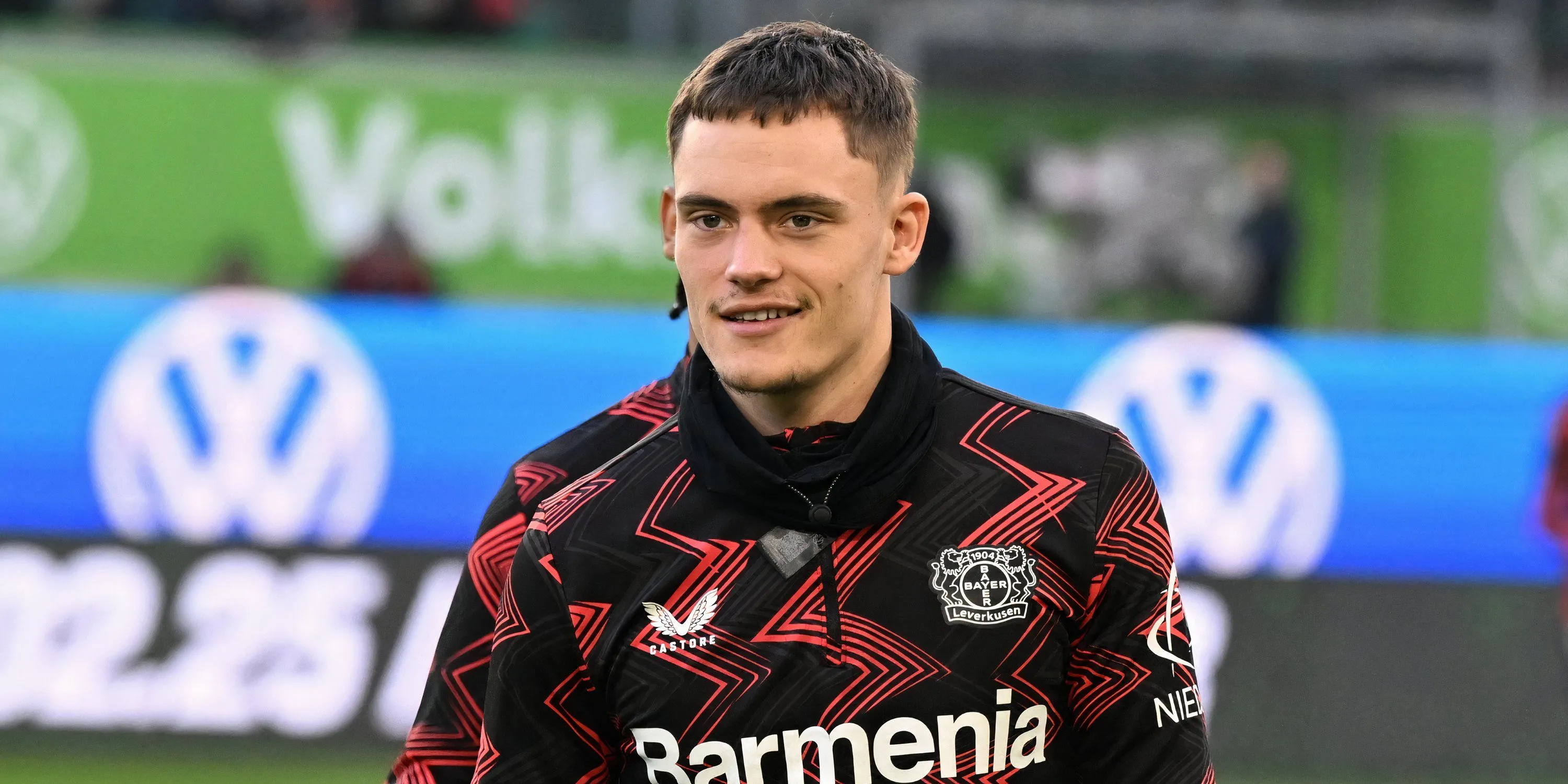 Florian Wirtz khởi động trước trận đấu cùng Bayer Leverkusen