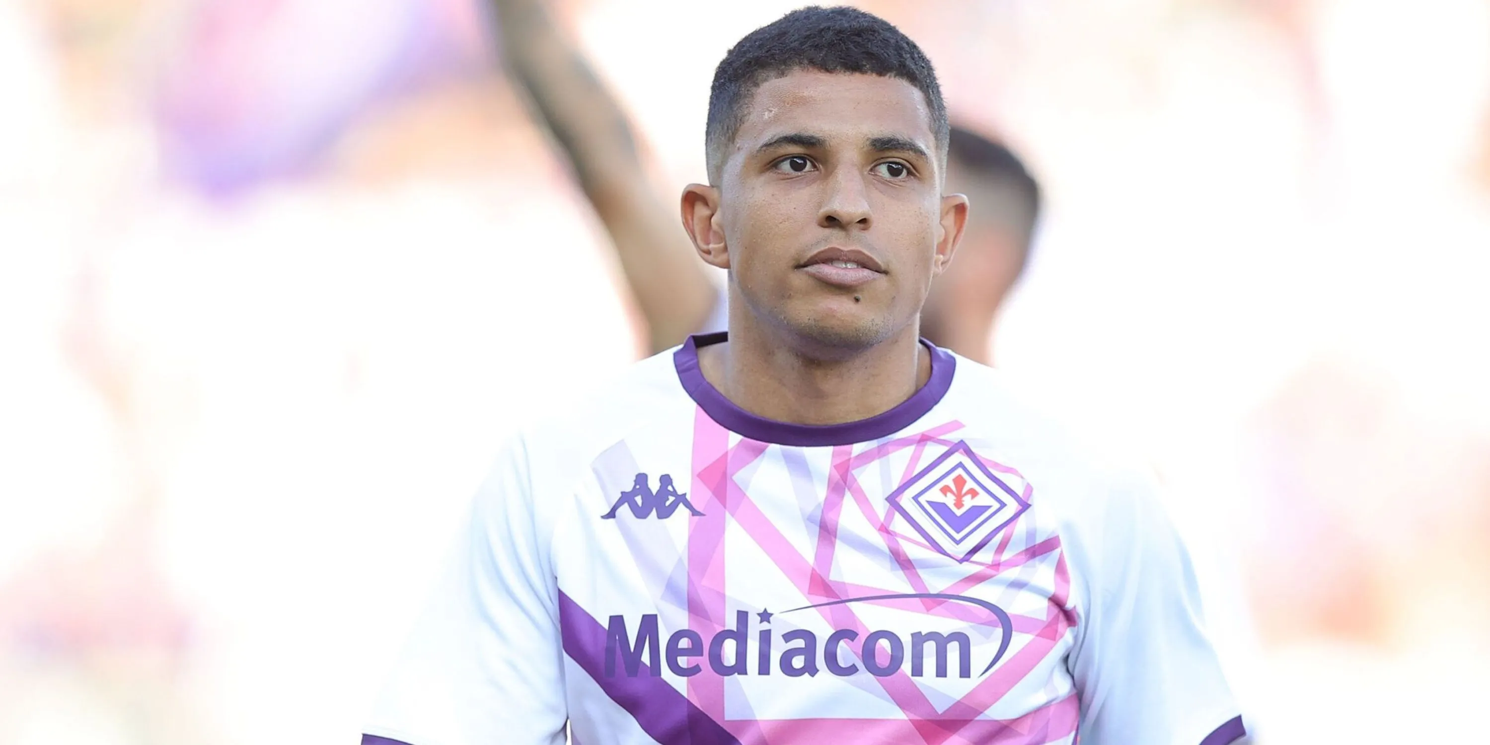 Hậu vệ người Brazil Dodo của Fiorentina trong tầm ngắm của Liverpool