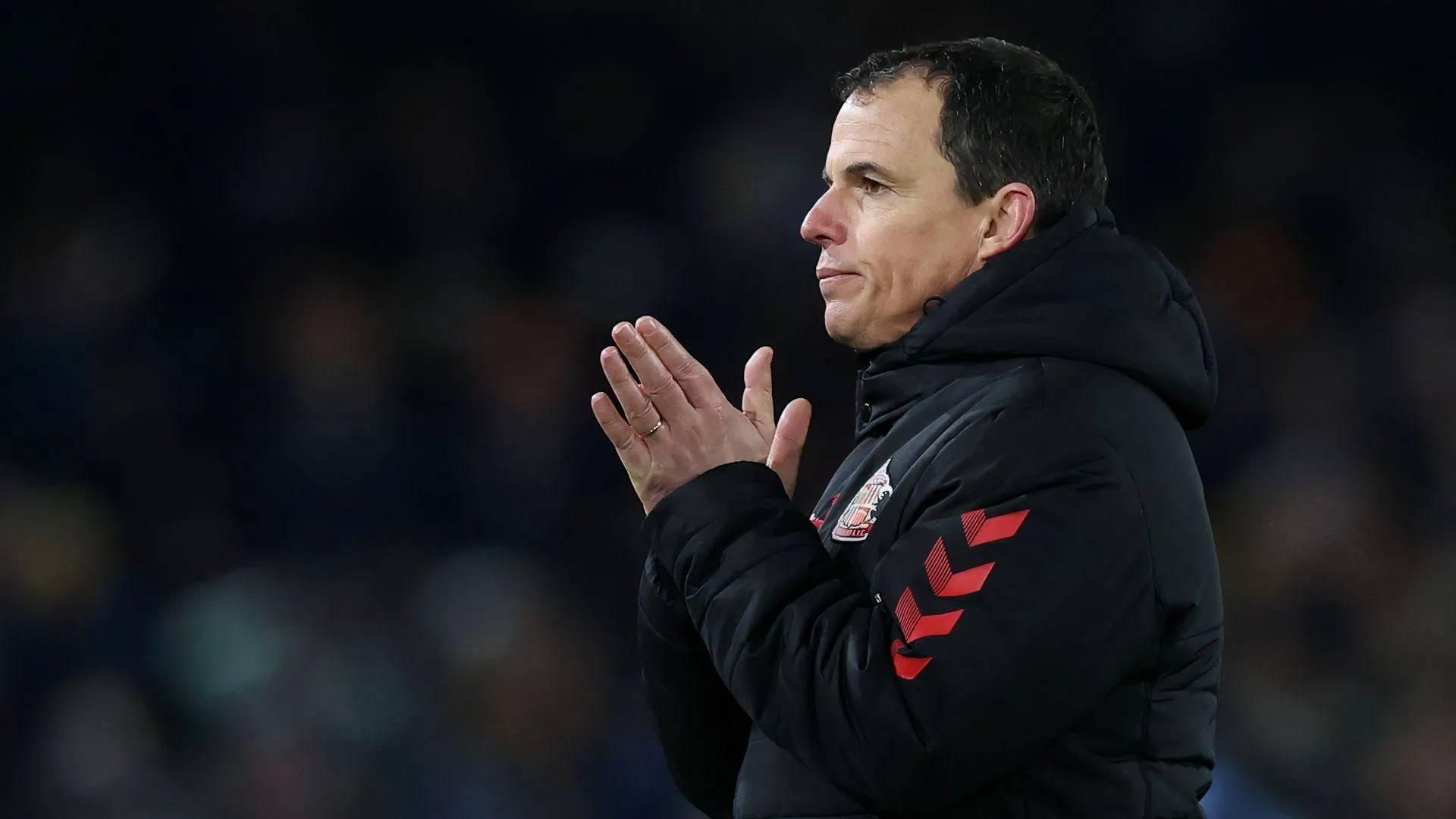 HLV Régis Le Bris của Sunderland trên sân tập