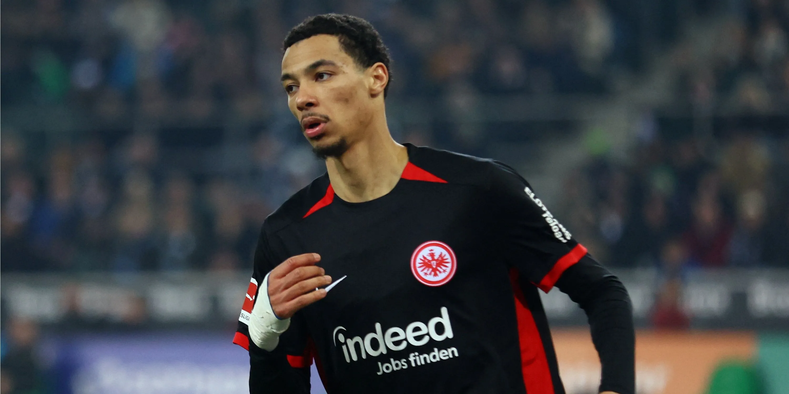 Hugo Ekitike, mục tiêu chuyển nhượng của Man City, trong màu áo Frankfurt.