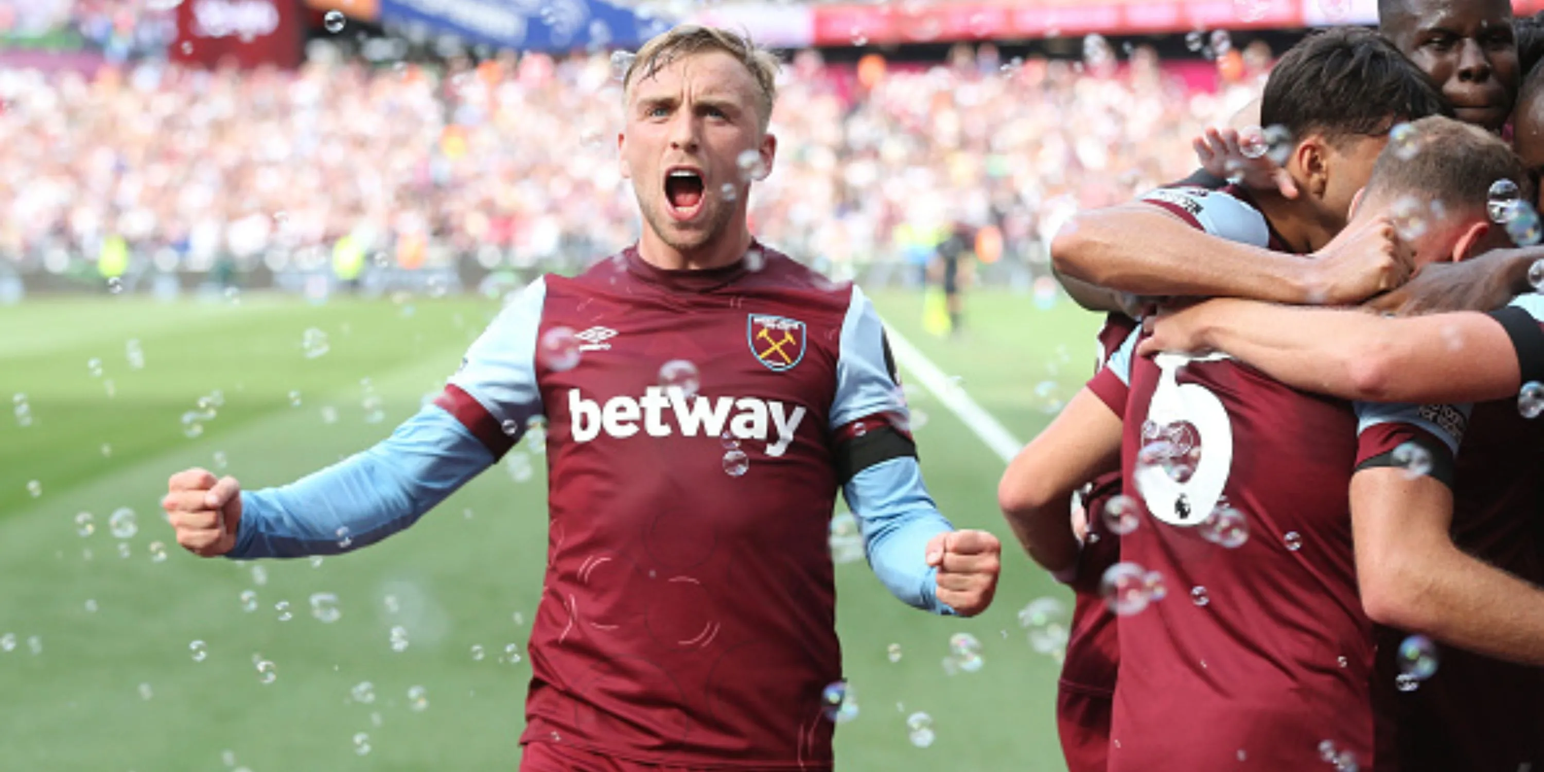 Jarrod Bowen ăn mừng bàn thắng quan trọng cho West Ham