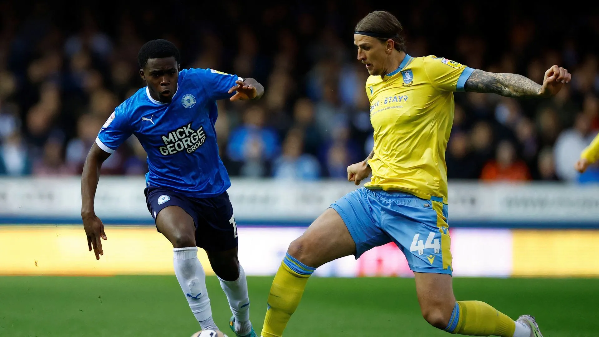 Kwame Poku thi đấu năng nổ cho Peterborough United