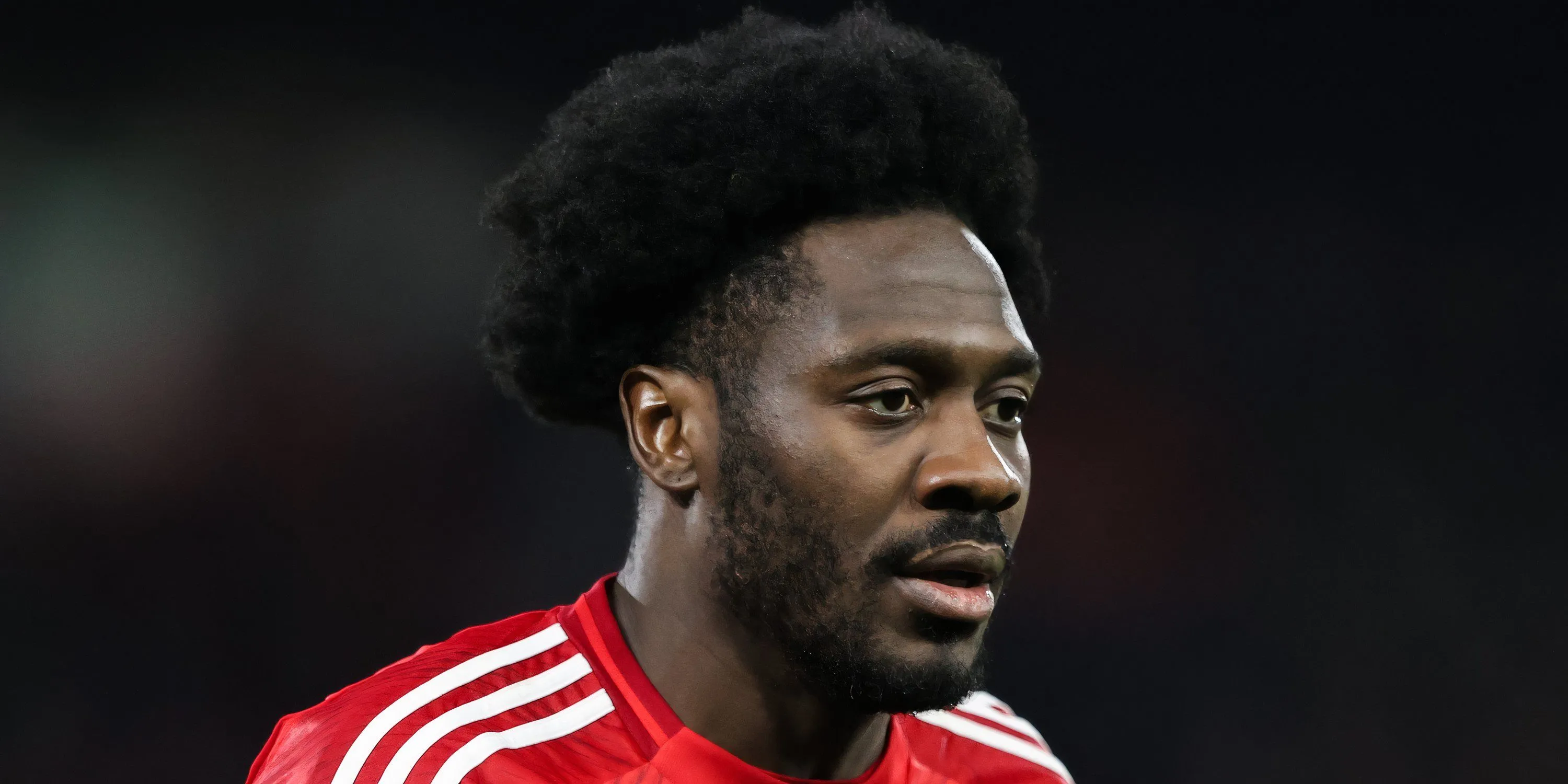 Ola Aina thi đấu ấn tượng trong màu áo Nottingham Forest
