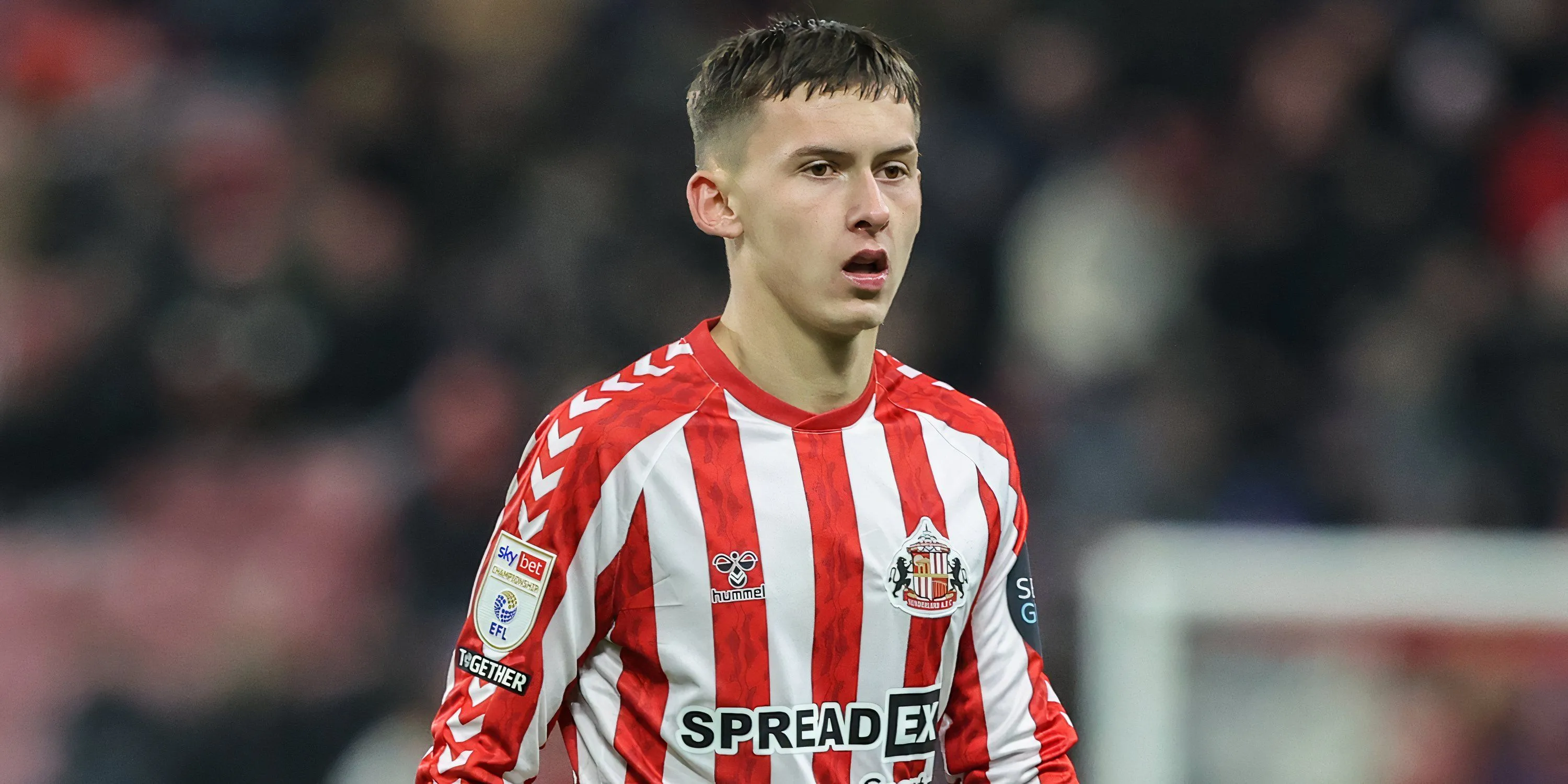 Chris Rigg thi đấu cho Sunderland, tài năng trẻ được West Ham theo dõi