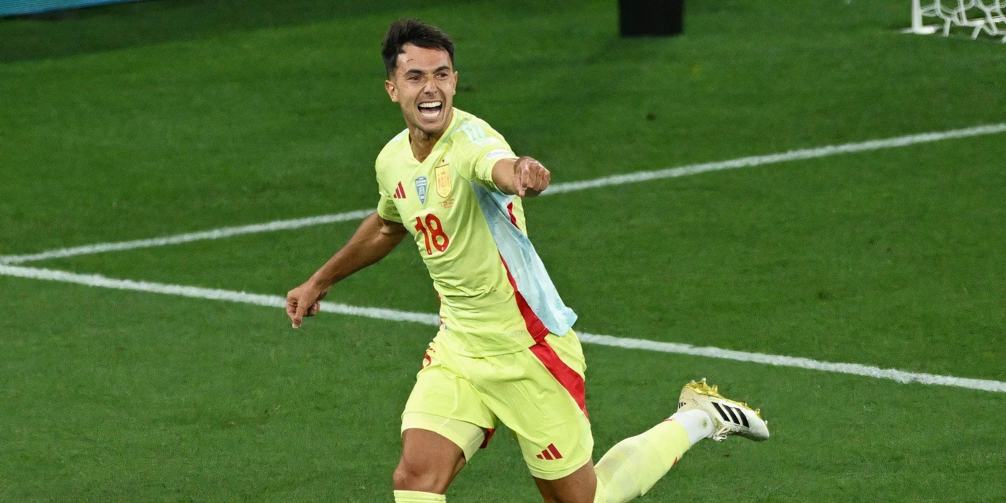 Martin Zubimendi trong màu áo Real Sociedad thi đấu tại La Liga