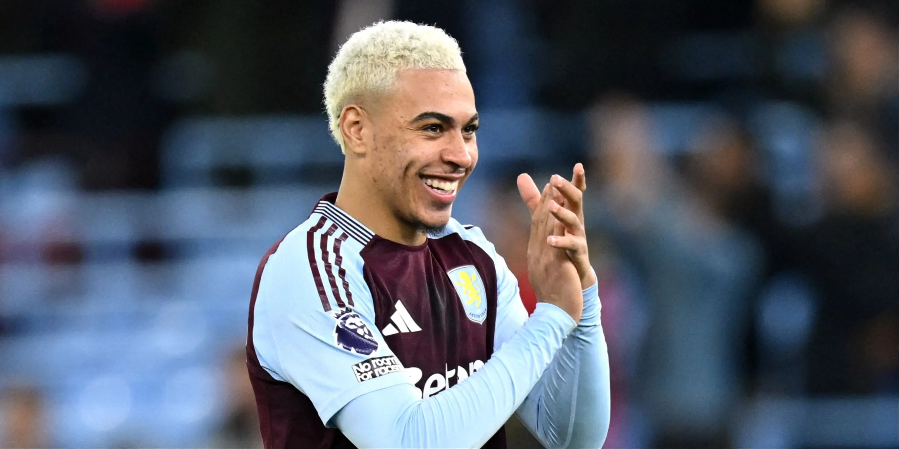 Morgan Rogers trong màu áo Aston Villa, cầu thủ được Chelsea quan tâm chuyển nhượng