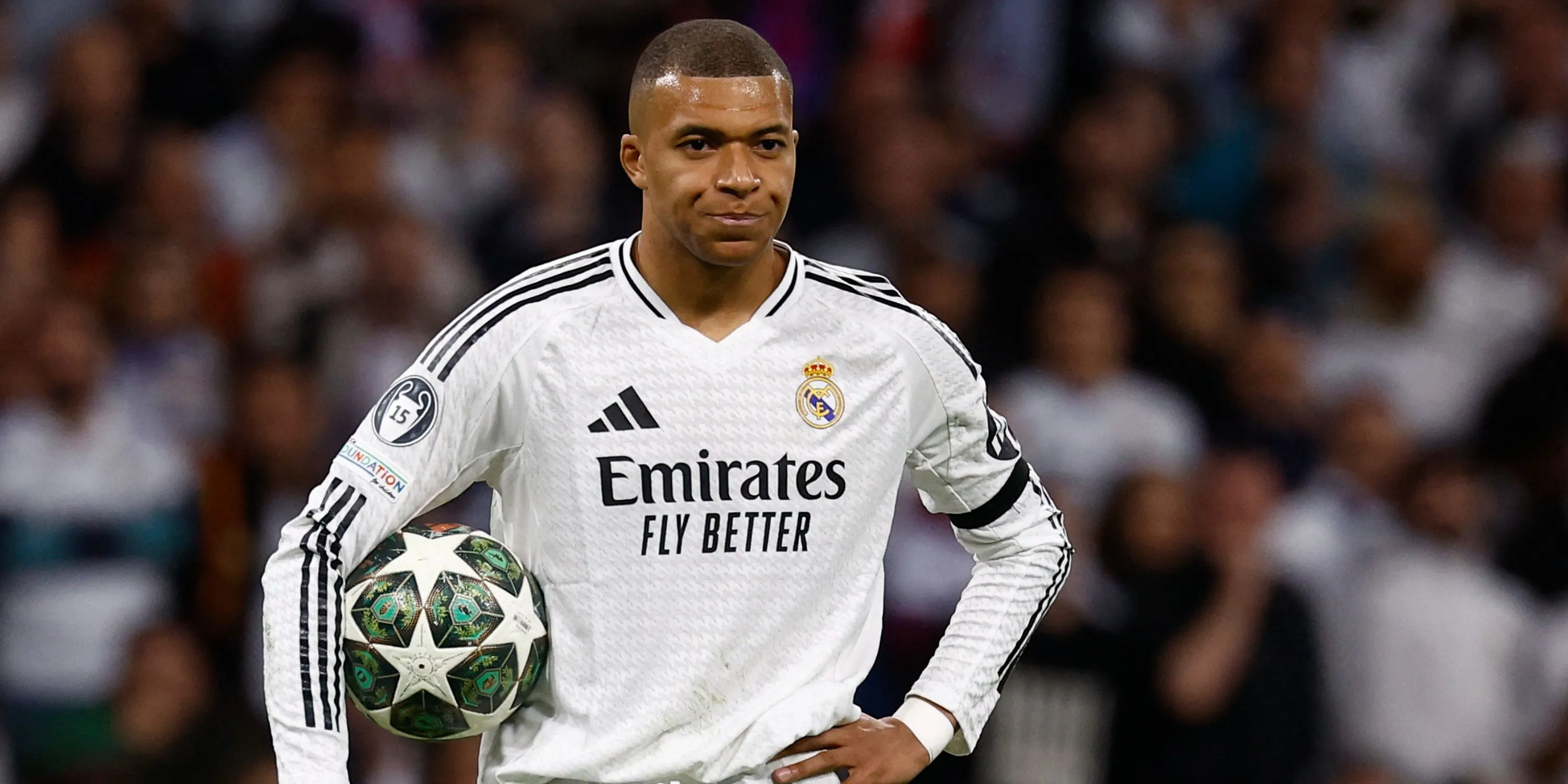 Siêu sao Kylian Mbappé trong màu áo Real Madrid