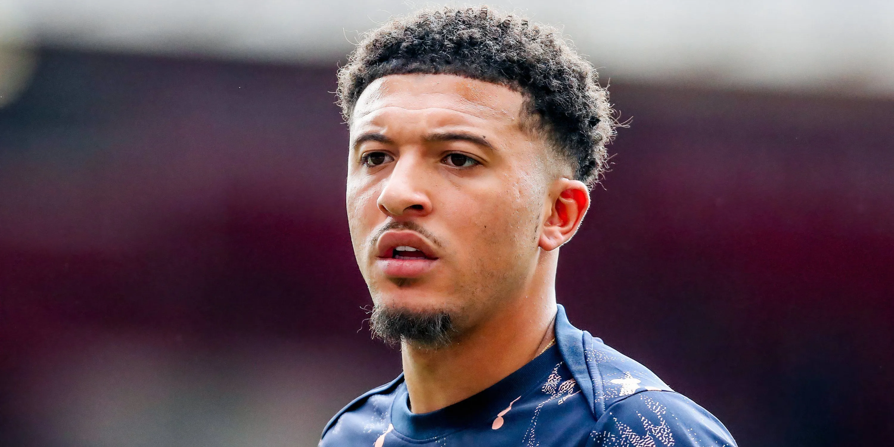 Jadon Sancho trong buổi khởi động trước trận đấu của Chelsea, mùa giải 2024/25