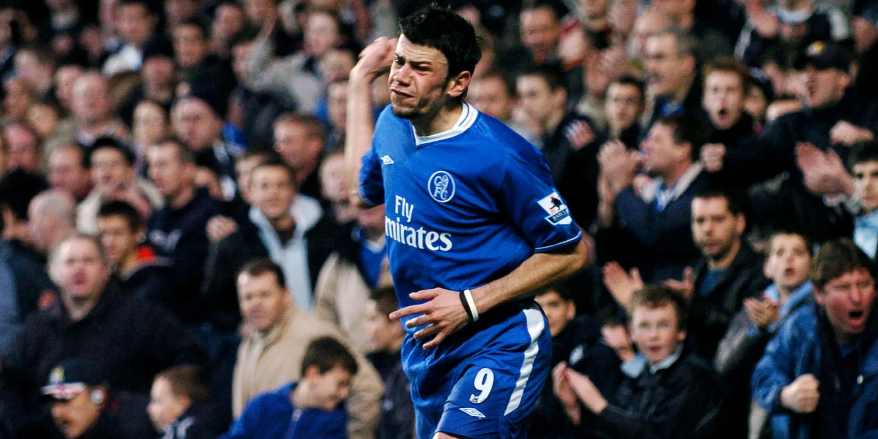 Mateja Kezman bực tức khi khoác áo Chelsea