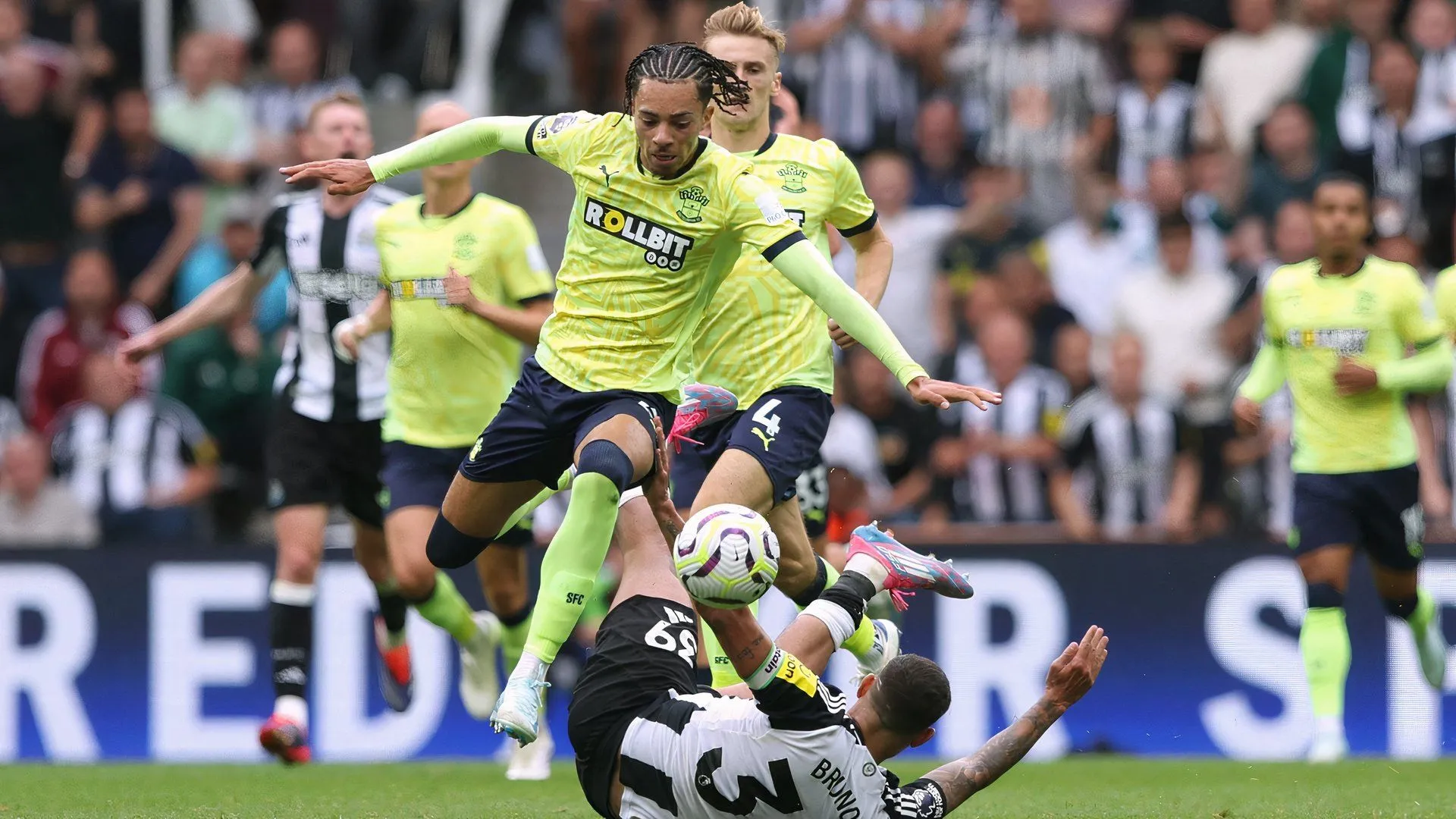 Tom Ince: Từ ‘Bom Xịt’ Nottingham Forest Đến Ngôi Sao Rực Sáng Tại Derby County