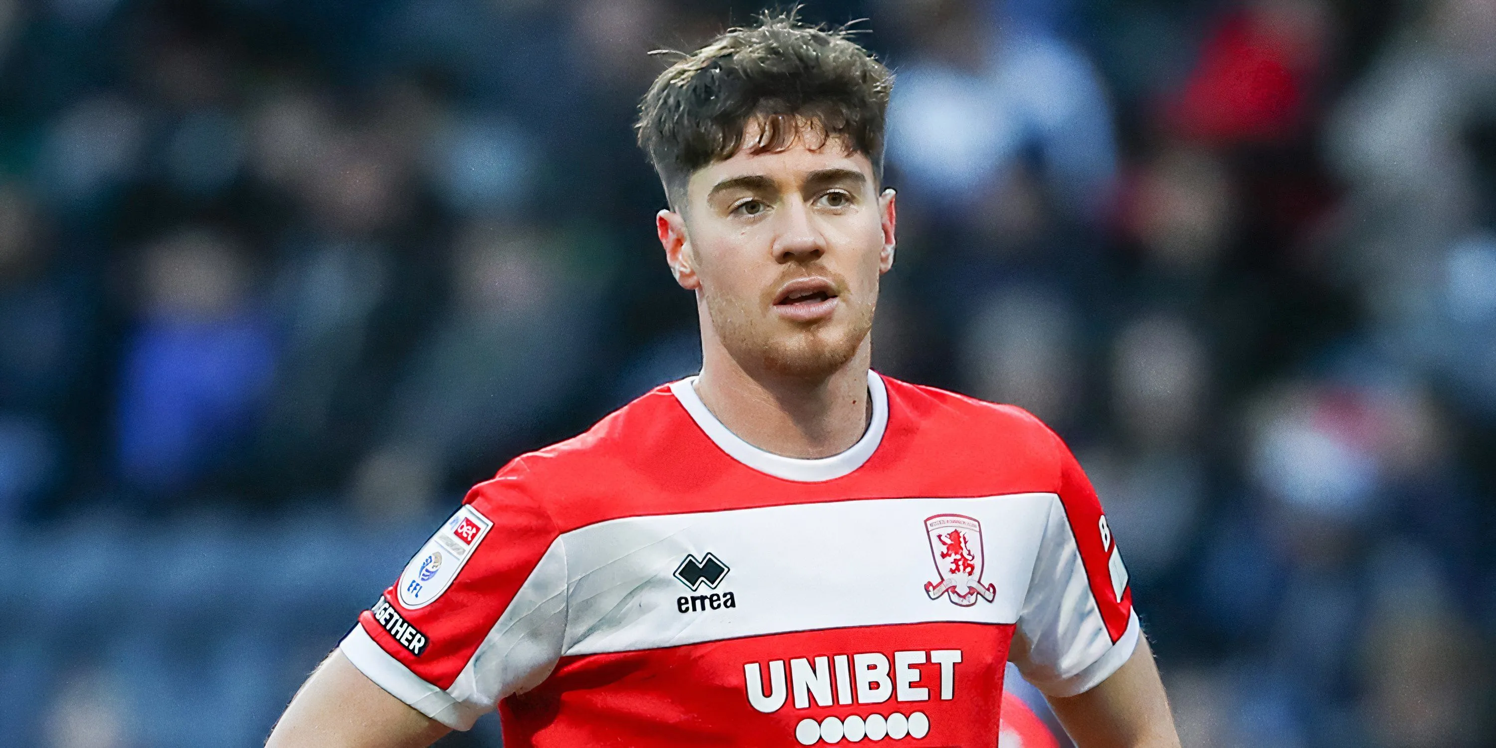 Tiền vệ Hayden Hackney trong màu áo Middlesbrough thi đấu tại Championship