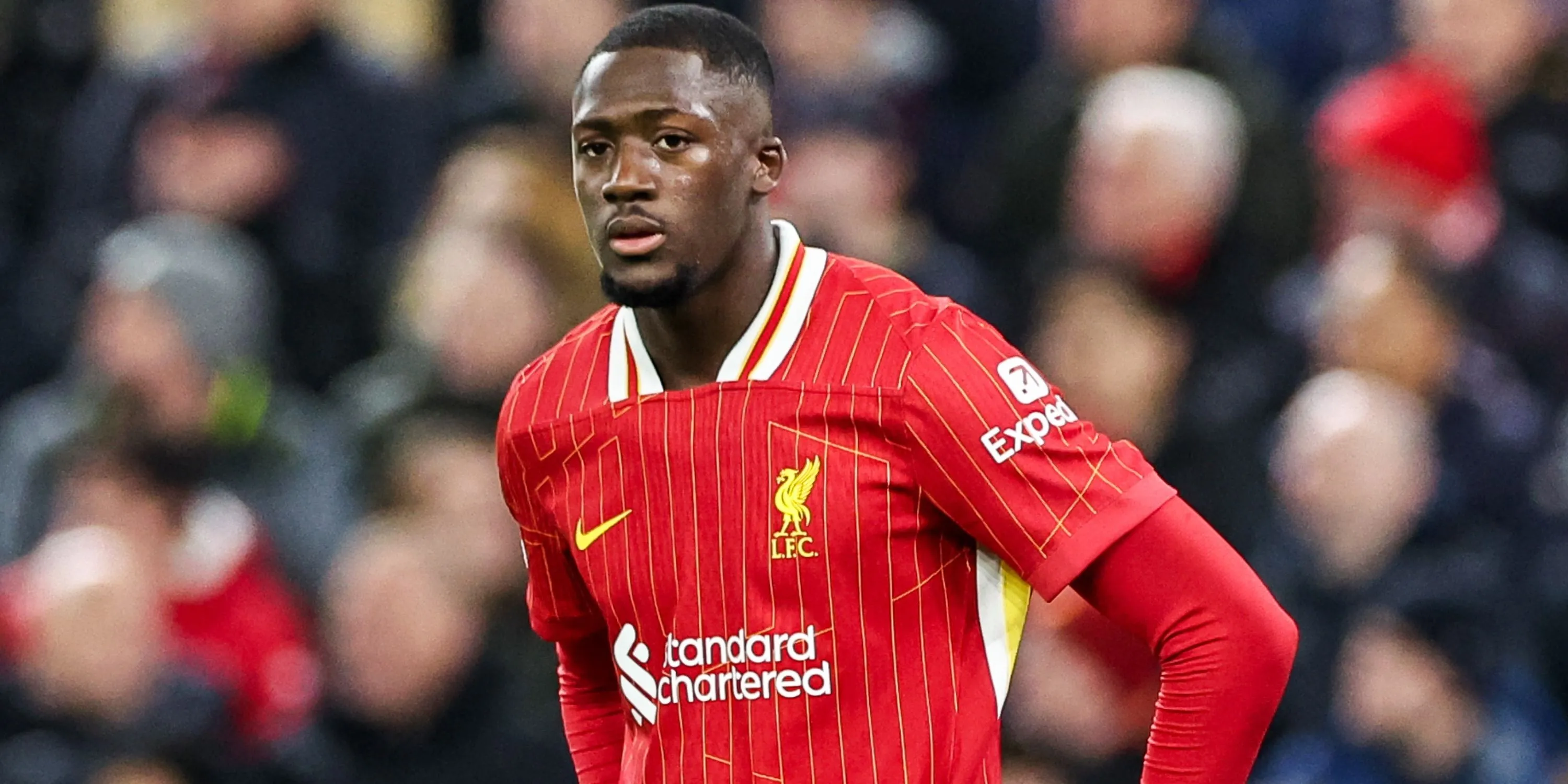 Trung vệ Ibrahima Konate của Liverpool trên sân cỏ
