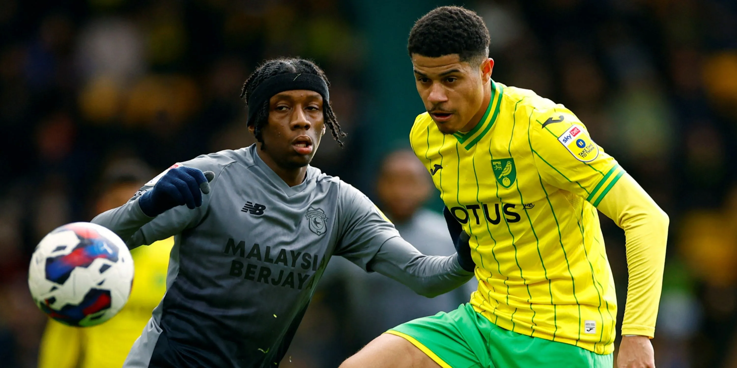 Gabriel Sara trong màu áo Norwich City, tiền vệ được nhiều đội Premier League theo đuổi