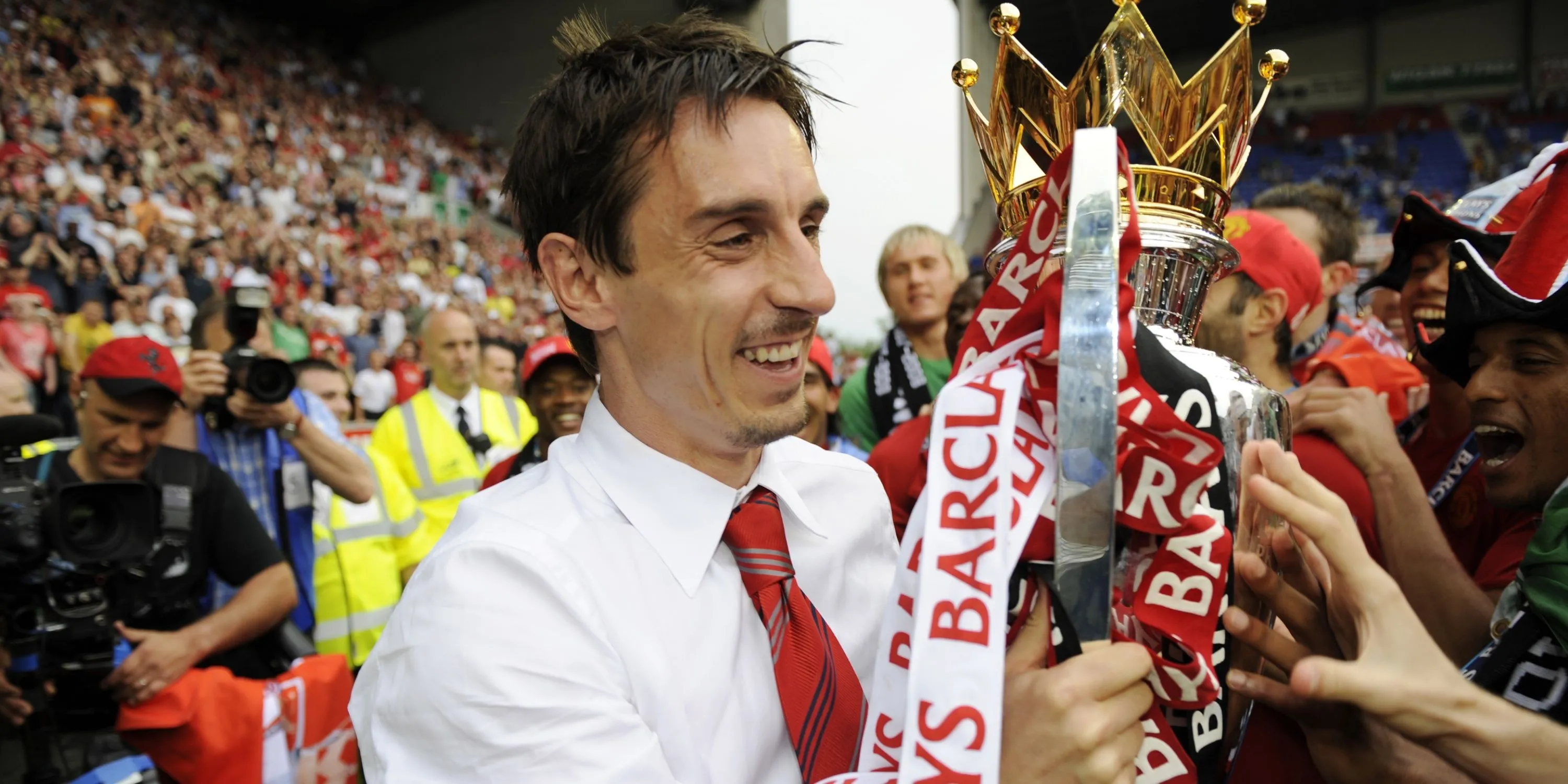 Gary Neville trong màu áo Man United, hậu vệ phải trọn đời ở Old Trafford