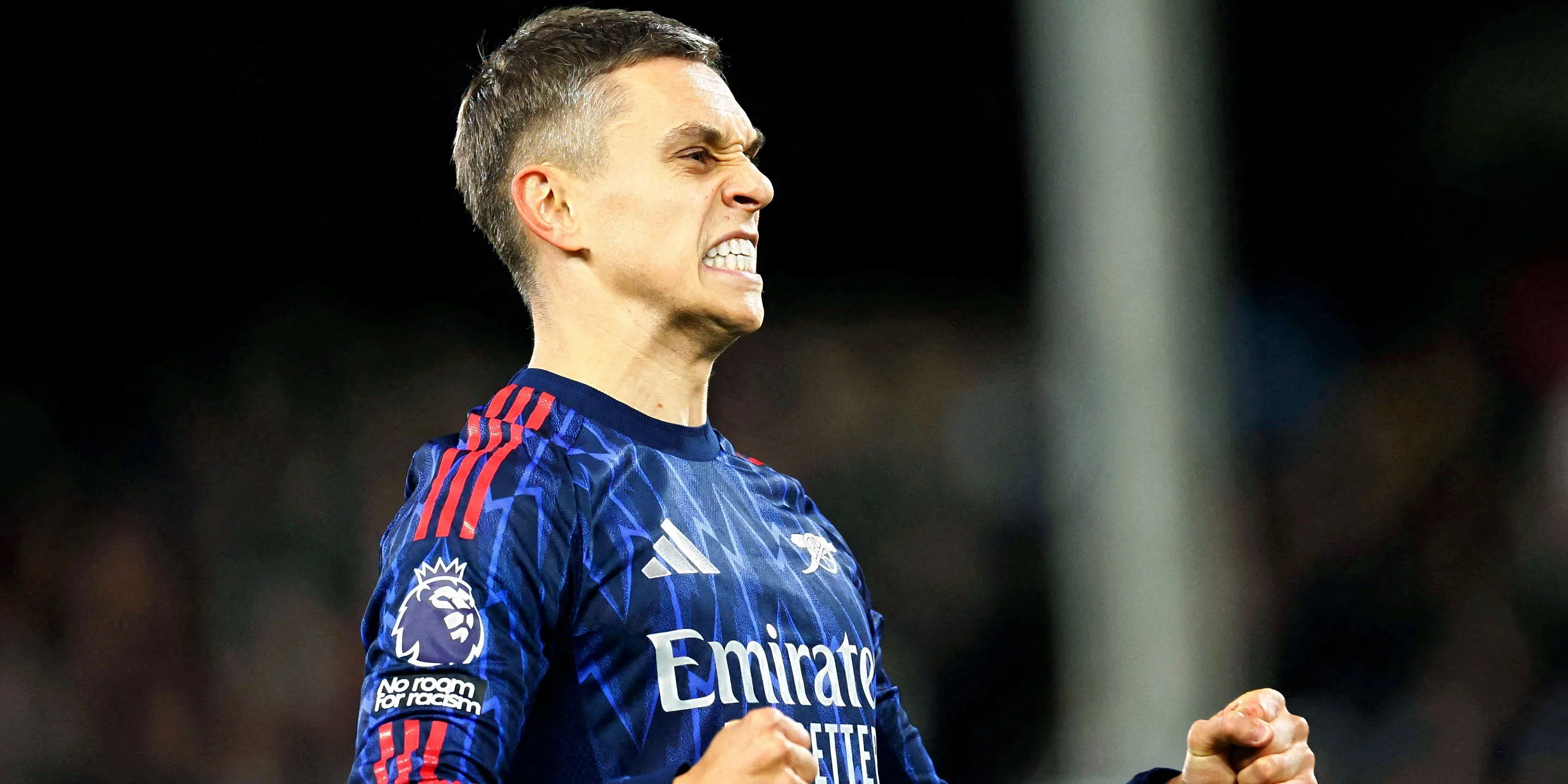 Leandro Trossard trong màu áo Arsenal, nhân tố tấn công hai chân của hàng công