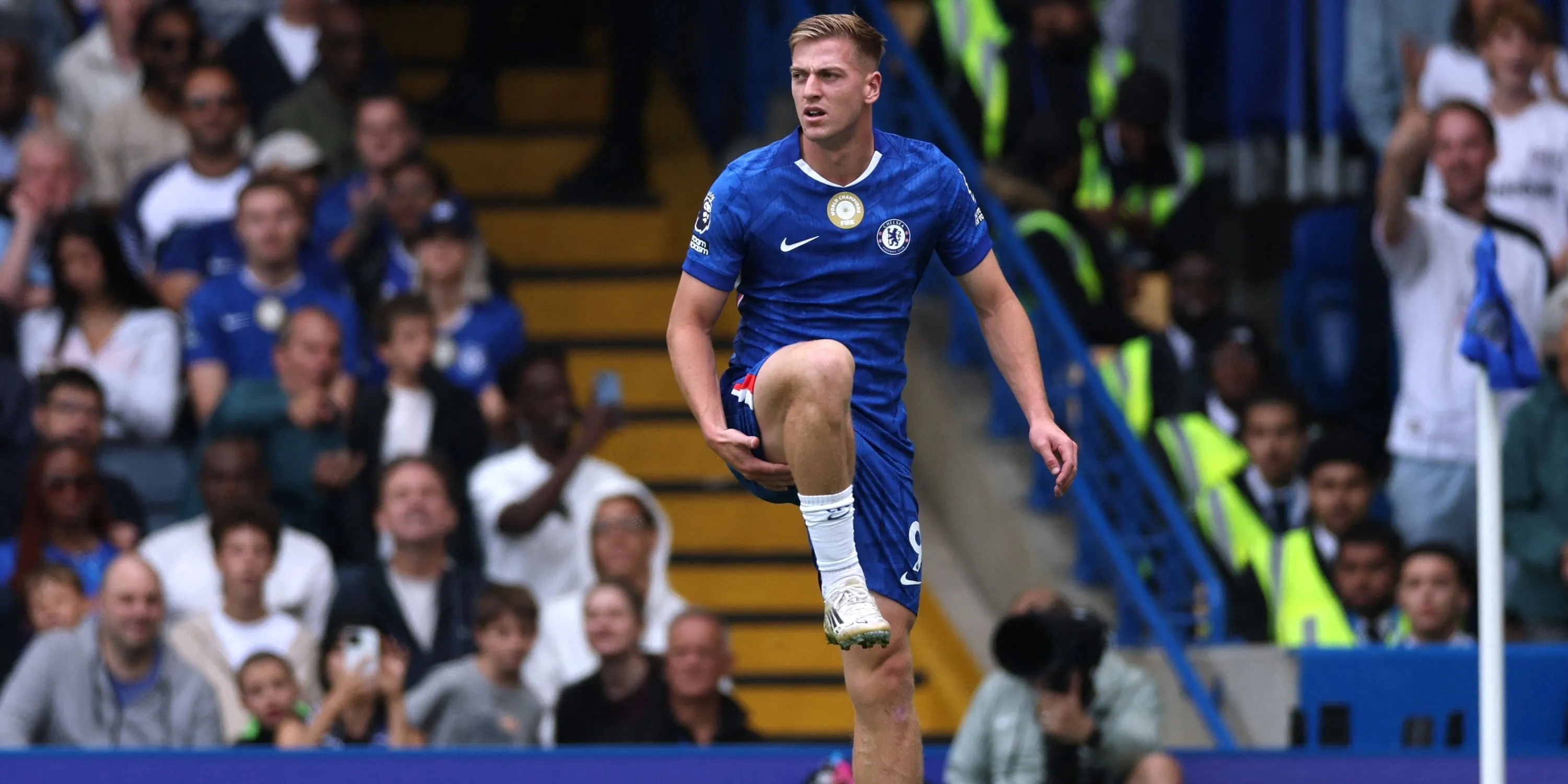 Liam Delap trong quá trình hồi phục chấn thương tại Chelsea